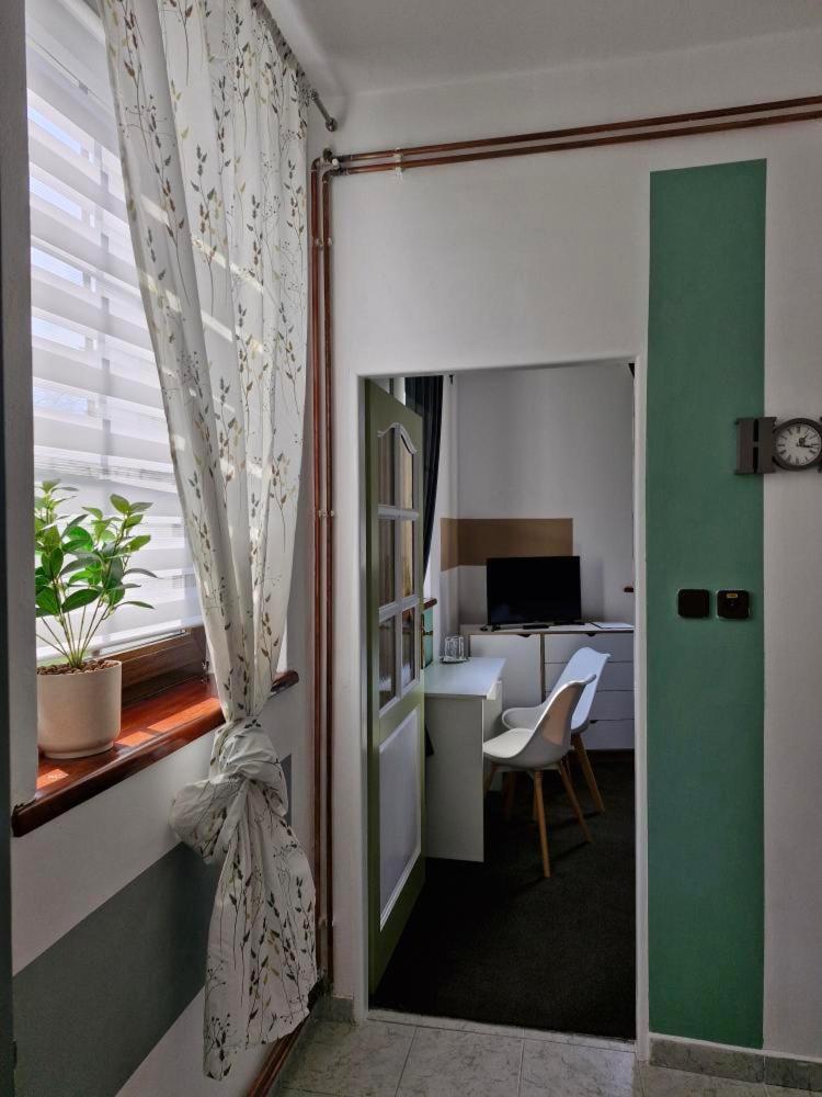 Waldhof Hotel Jirikov  Exterior photo